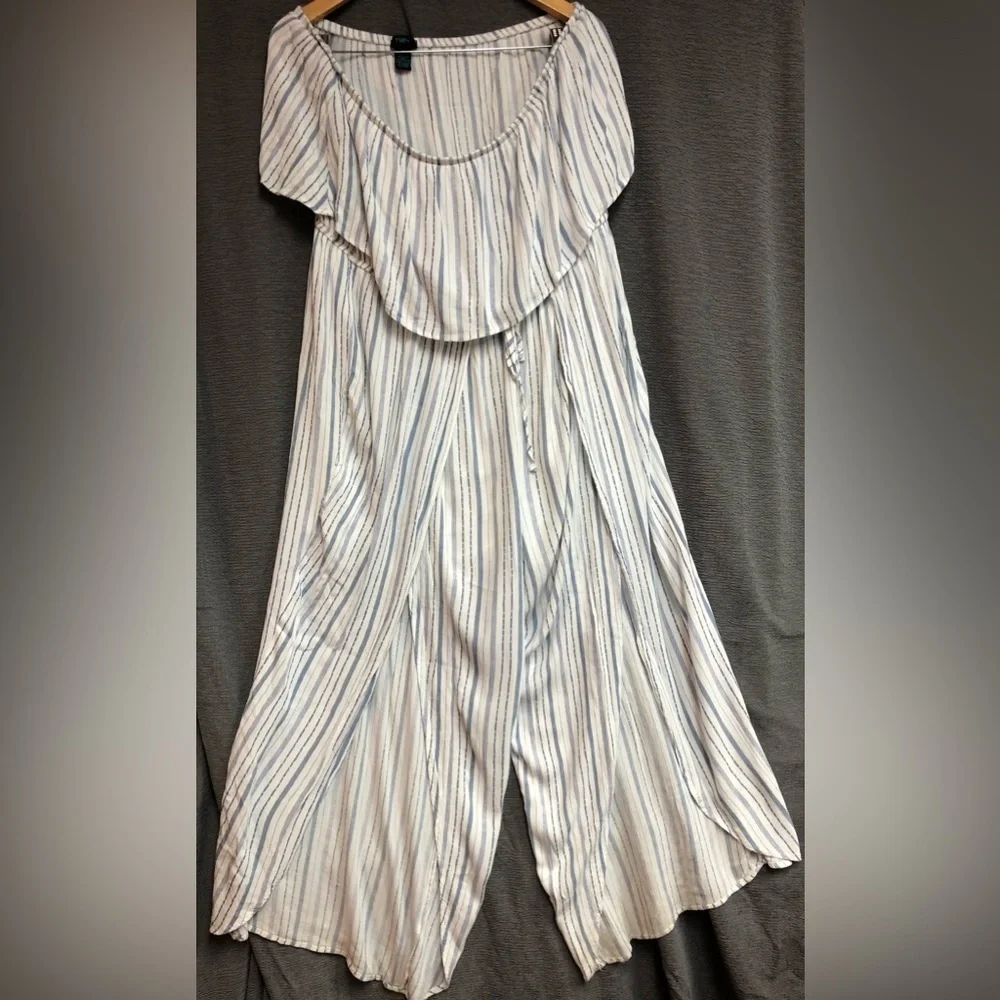 Rue plus 3X jumpsuit, white and blue stripes strapless with elastic band